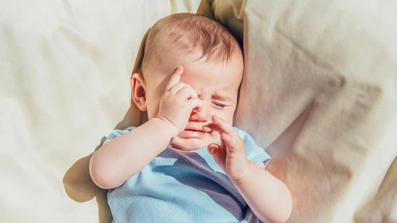 Có nên hút mũi cho trẻ sơ sinh không là nỗi lo của cha mẹ khi thấy con sơ sinh khó thở vì nghẹt mũi