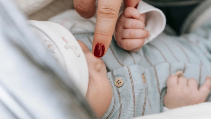 Có nên lấy gỉ mũi cho trẻ sơ sinh không? Những sai lầm thường gặp cha mẹ cần lưu ý 4