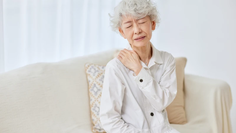 Chức năng chính của cơ ngực bé liên quan đến xương bả vai