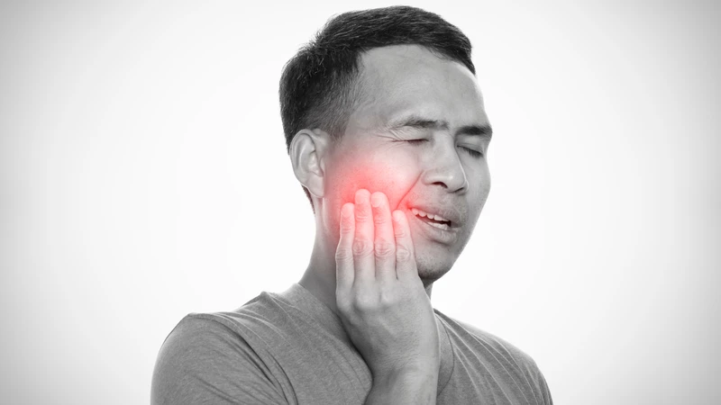 Đau mỏi hàm là một trong những dấu hiệu cảnh báo cơ nhai cần được quan tâm