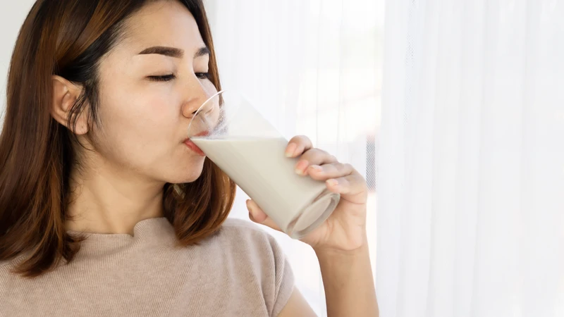 Mẹ bầu nên sử dụng sữa đậu nành với lượng hợp lý