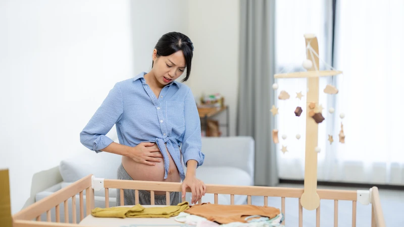 Co thắt tử cung là phản ứng sinh lý bình thường, giúp thai nhi chuẩn bị di chuyển xuống đường sinh