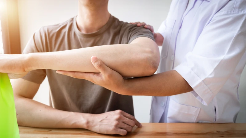 Cơ tròn bé vừa tham gia tạo chuyển động vừa góp phần giữ ổn định khớp vai