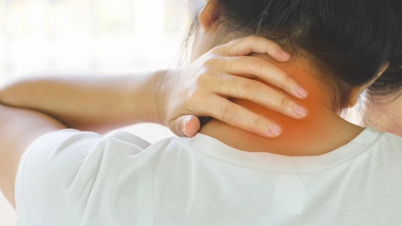 Con người có bao nhiêu đốt sống cổ?  4