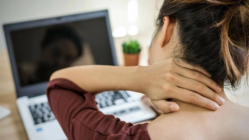 Cứng cổ là gì? Những vấn đề cần biết về chứng cứng cổ 1