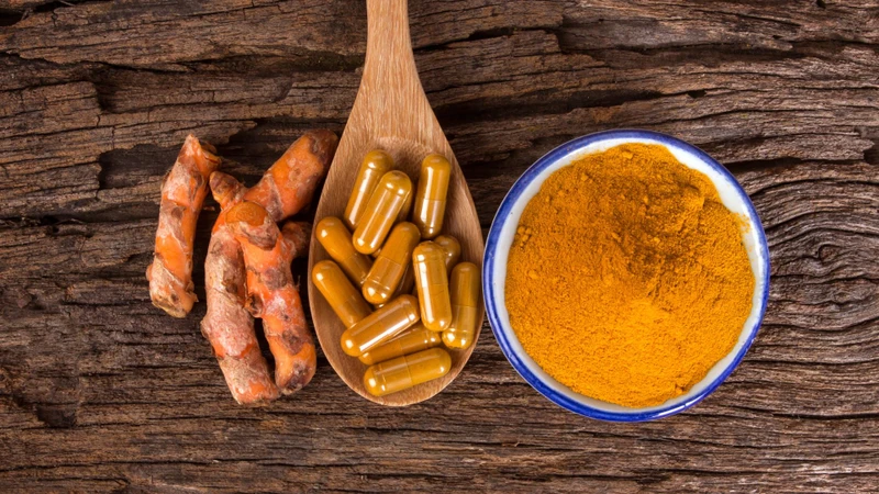 Curcumin có thể gây một số tác dụng không mong muốn, thường liên quan đến đường tiêu hóa