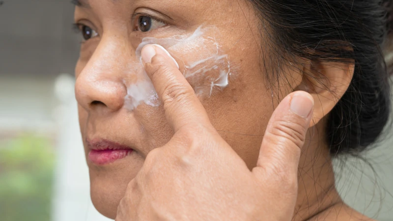 Để cải thiện tình trạng nám da, cần kết hợp nhiều biện pháp chăm sóc da và điều chỉnh lối sống