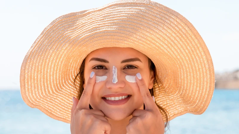 Bảo vệ da mỏng khỏi tia UV giúp hạn chế tổn thương và cải thiện mao mạch rõ rệt