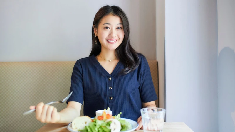 Lối sống lành mạnh và nghỉ ngơi đủ giúp da phục hồi và duy trì trạng thái cân bằng