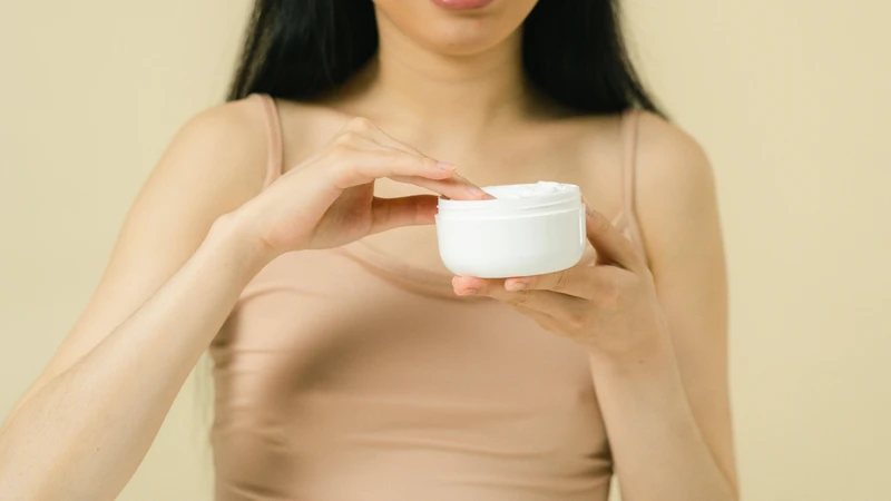 Cần duy trì thói quen chăm sóc da đều đặn mỗi ngày để hỗ trợ cải thiện sắc tố hiệu quả hơn
