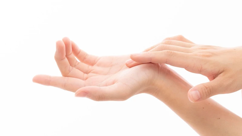 Bong da kéo dài cần được bác sĩ thăm khám và điều trị