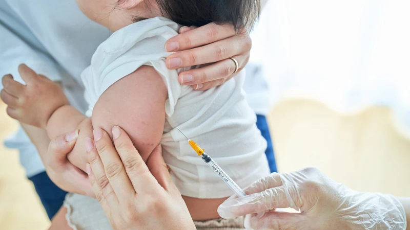 Trẻ em là nhóm có nguy cơ cao mắc các bệnh nhiễm trùng thần kinh do hệ miễn dịch chưa hoàn thiện