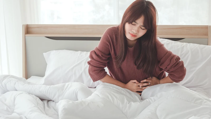 Khi các khối u phát triển lớn, chúng có thể gây áp lực lên vùng chậu