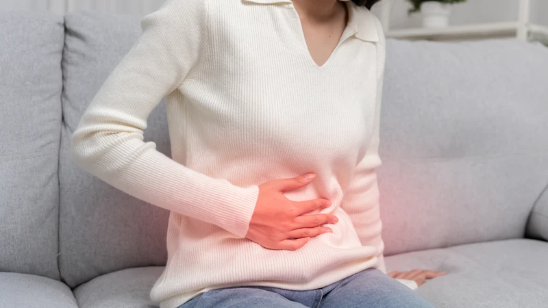 Axit tannic trong táo mèo khi gặp protein và khoáng chất trong hải sản có thể tạo ra các hợp chất khó tiêu