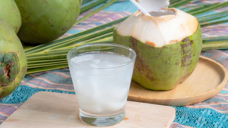 Đau bụng kinh uống nước gì? Giải pháp giảm đau tự nhiên, an toàn 2