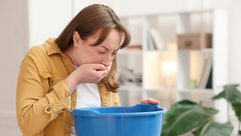 Đau bụng và nôn nhiều có thể là dấu hiệu nặng