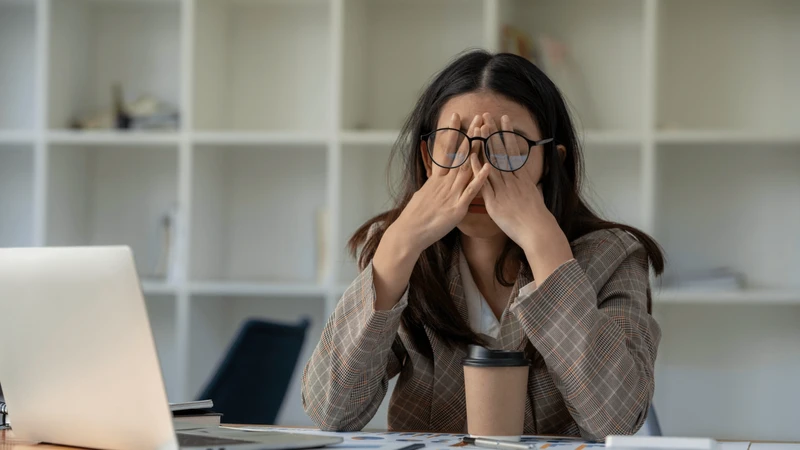Căng thẳng không chỉ khiến tim đập nhanh, huyết áp tăng mà còn làm bạn hoa mắt chóng mặt