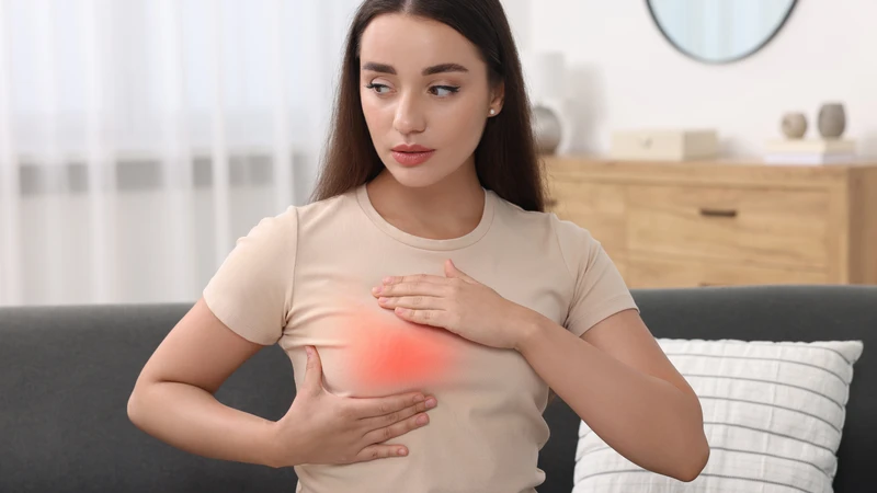 Những thay đổi bất thường ở núm vú hoặc vú nên được kiểm tra để xác định nguyên nhân