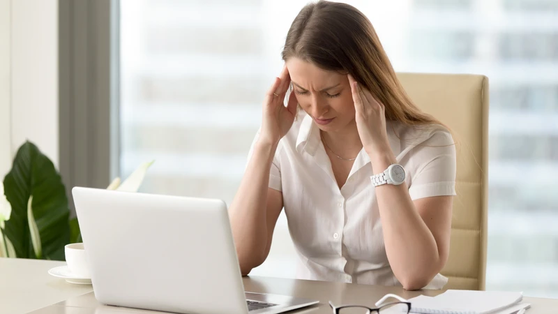 Đau đầu, ù tai và chóng mặt thường có mối liên hệ chặt chẽ với nhau vì đều liên quan đến hệ thống tiền đình – ốc tai nằm trong tai trong.