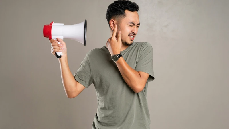 Tiếp xúc với tiếng ồn lớn trong thời gian dài có thể gây tổn thương hệ thống thính giác