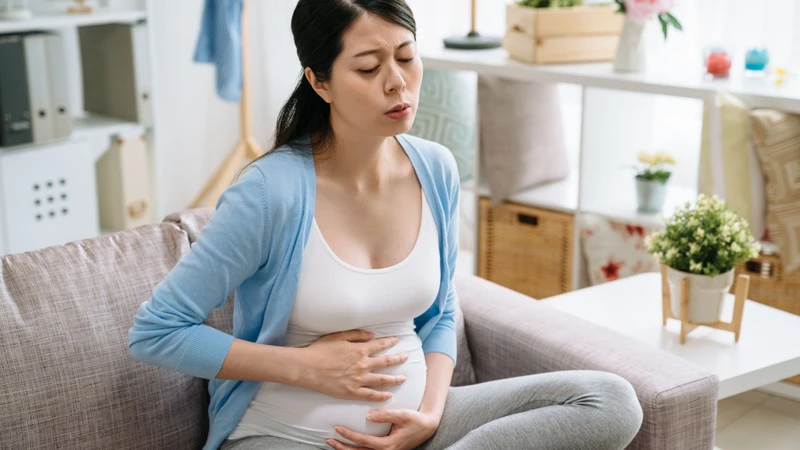 Các cơn co tử cung là dấu hiệu đau bụng đẻ đặc trưng