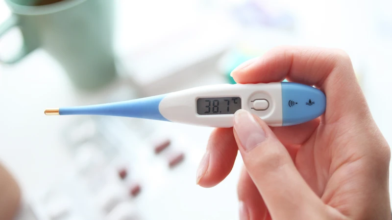 Sốt sau khi bấm lỗ tai có thể là dấu hiệu nhiễm trùng, cần theo dõi và xử lý kịp thời