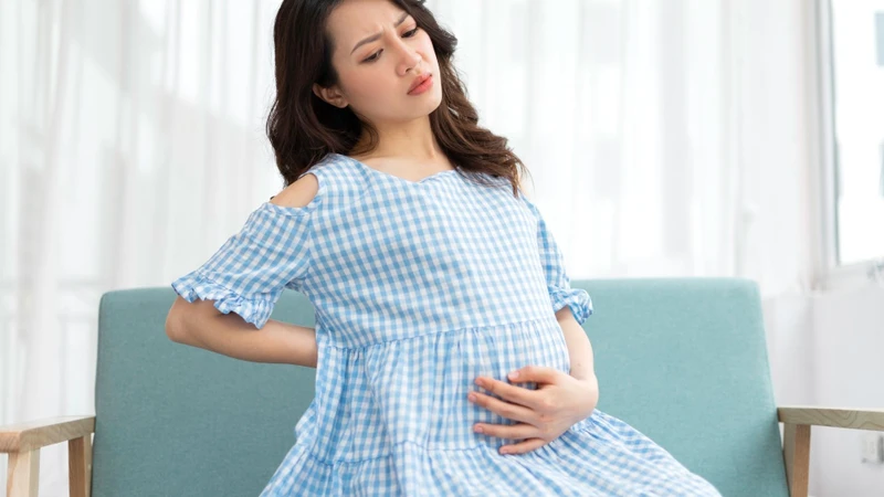 Thai lớn, táo bón và thay đổi tuần hoàn đều có thể làm tăng nguy cơ bị trĩ
