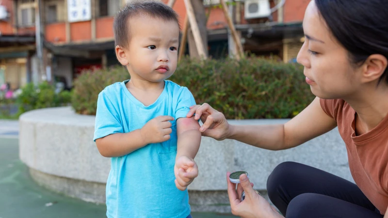 Kết hợp phòng muỗi đốt và tiêm chủng giúp bảo vệ bản thân, gia đình