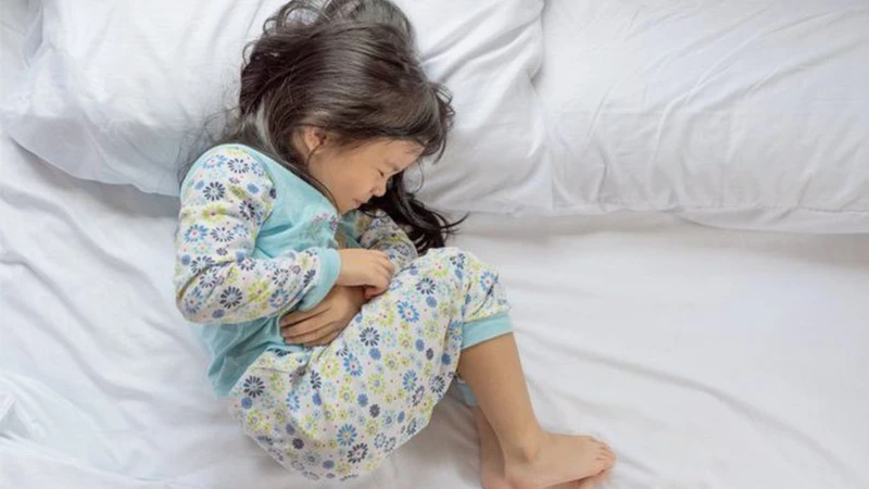 Dấu hiệu cảnh báo viêm phúc mạc ruột thừa ở trẻ em cha mẹ cần biết 1