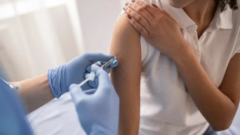 Tiêm vắc xin là một trong những biện pháp hiệu quả nhất