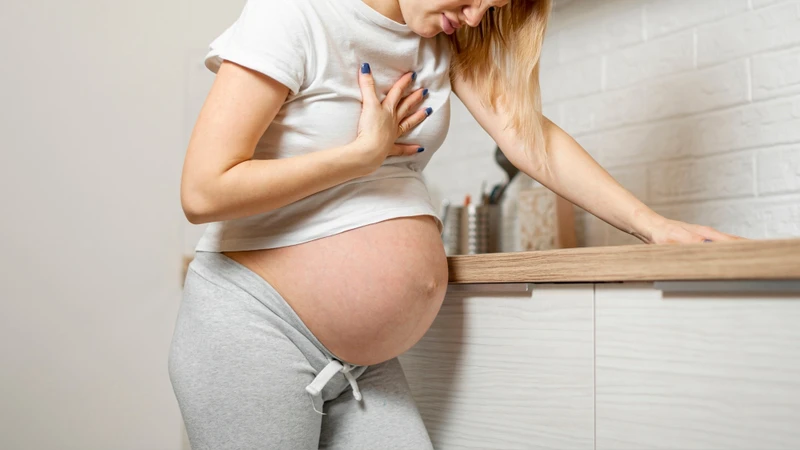Các dấu hiệu mang thai ngoài tử cung tháng đầu​ mà phụ nữ nên lưu ý 4