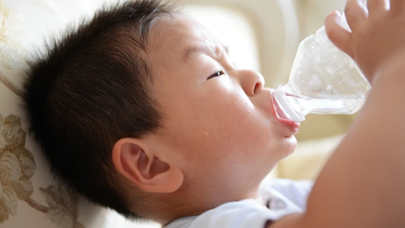 Dấu hiệu mất nước ở trẻ em: Nhận biết sớm để xử lý kịp thời 1