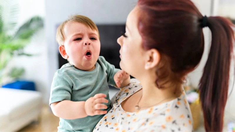 Dấu hiệu trẻ bị sặc sữa vào phổi: Nhận biết sớm để xử lý kịp thời 1