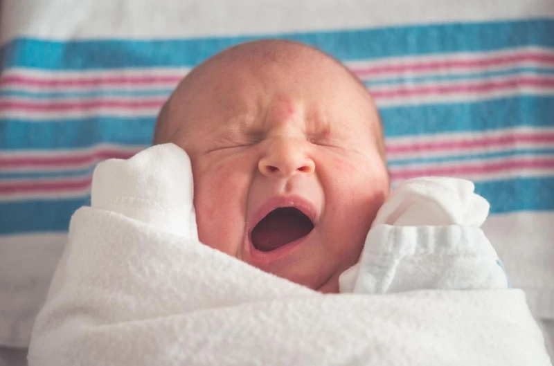 Dấu hiệu trẻ mọc răng cha mẹ cần nhận biết sớm để chăm sóc đúng cách 2