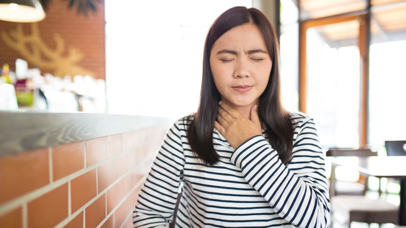 Đau họng có thể là dấu hiệu của bệnh lý mạn tính