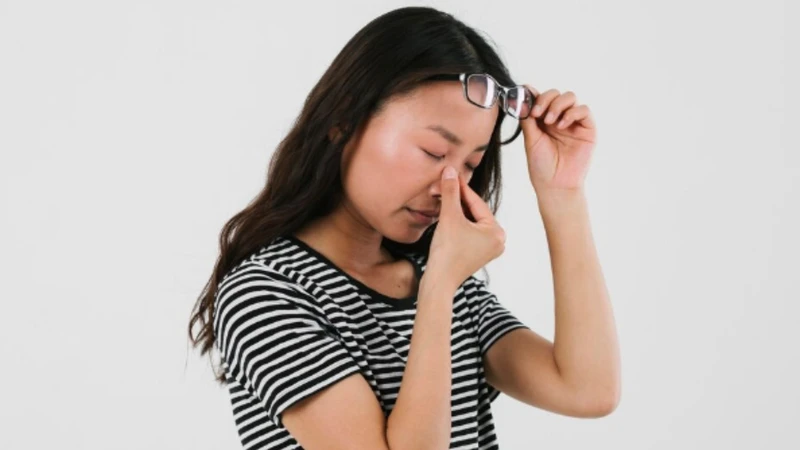 Đau mắt đỏ sưng húp​: Nguyên nhân và cách xử trí 3