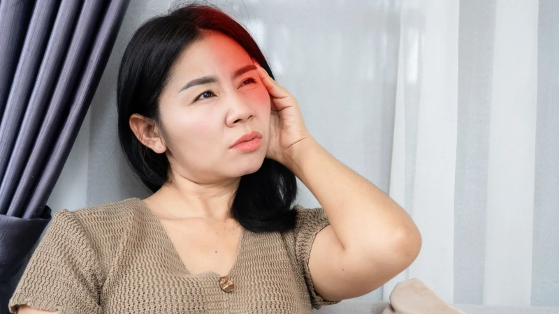 Đau nửa đầu giật từng cơn là gì?