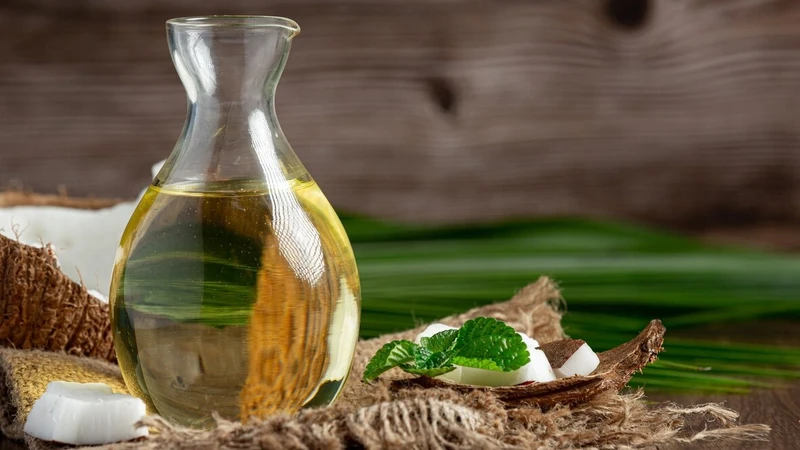 Dầu dừa được dùng trong nấu ăn và chăm sóc cá nhân