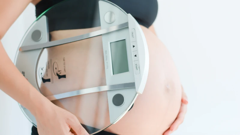 Kiểm soát cân nặng hợp lý giúp mẹ bầu hạn chế đau lưng, giảm áp lực cột sống