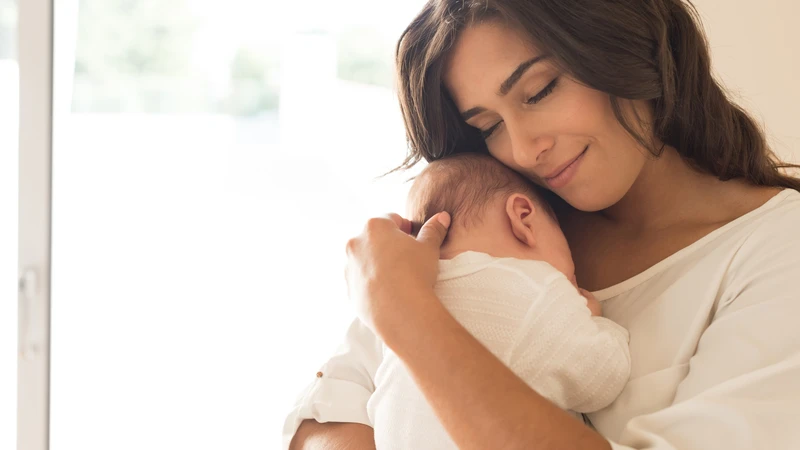 Nghỉ ngơi và vận động phù hợp giúp mẹ phục hồi tốt hơn sau sinh