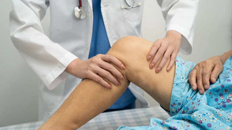 Việc không phải dùng gân tự thân giúp giảm rõ rệt cảm giác đau ở vùng lấy gân