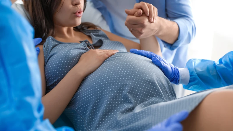 Dây rốn quấn cổ 2 vòng vẫn có thể sinh thường nếu thai nhi ổn định và không có dấu hiệu suy thai
