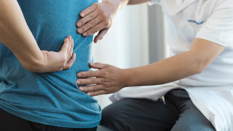 Thăm khám bác sĩ kịp thời để chẩn đoán chính xác nguyên nhân gây đau