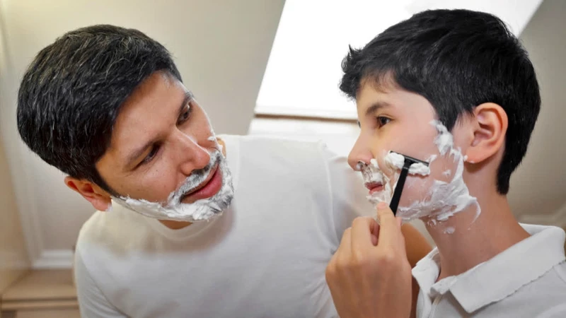 Cha mẹ cần trò chuyện cởi mở, giải thích cho trẻ hiểu về những thay đổi thể chất