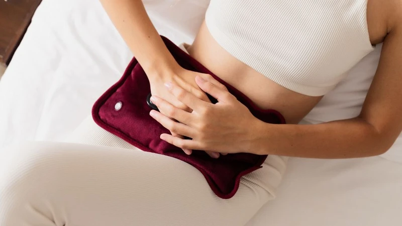 Đến tháng ra máu nâu có sao không? Phải xử lý thế nào? 1