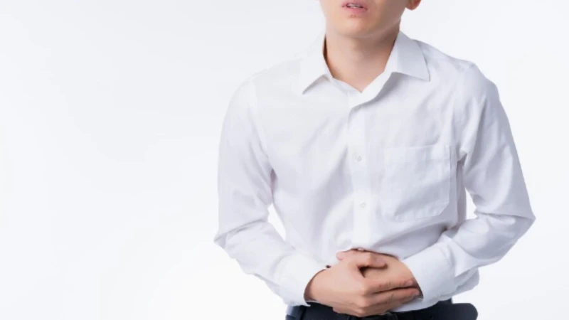 Đi cầu ra máu tươi - đau rát hậu môn​ cảnh báo điều gì? 2