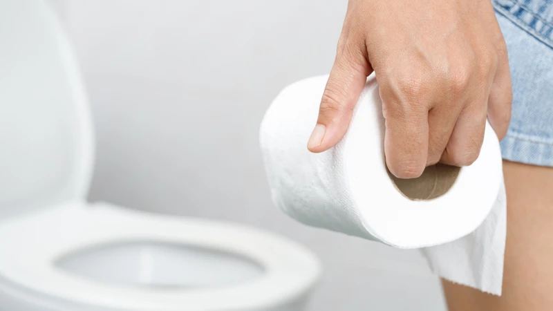 Đi ngoài phân lỏng trắng đục là bị làm sao?3