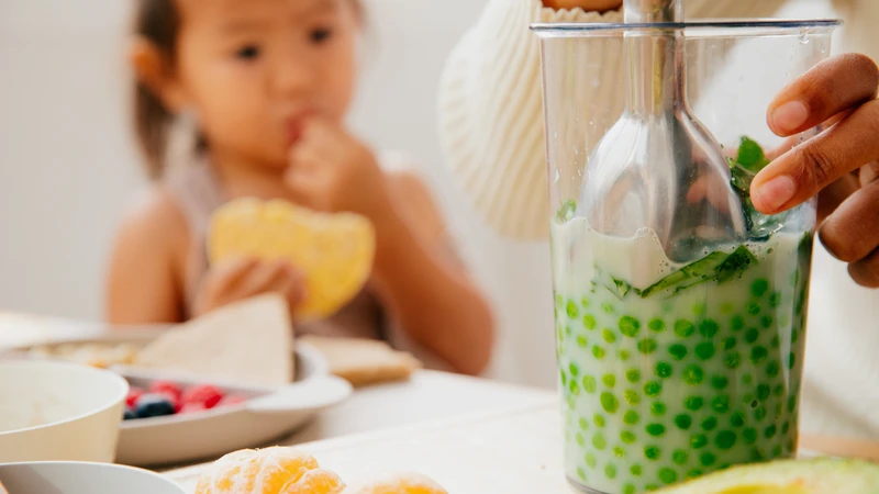 Đi ngoài phân màu xanh lá cây có nguy hiểm không? Nguyên nhân là do đâu? 1