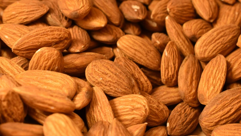 Hạnh nhân là loại hạt giàu protein, vitamin E, omega-3