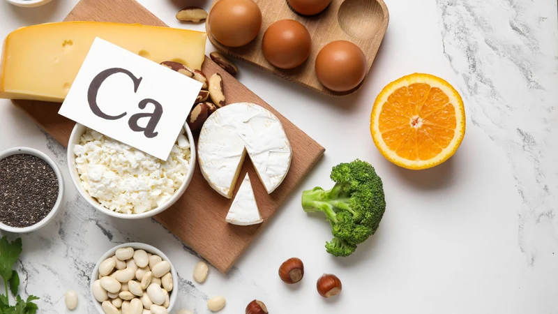 Chế độ ăn của người cao tuổi cần được thiết kế dễ tiêu hóa và giàu canxi